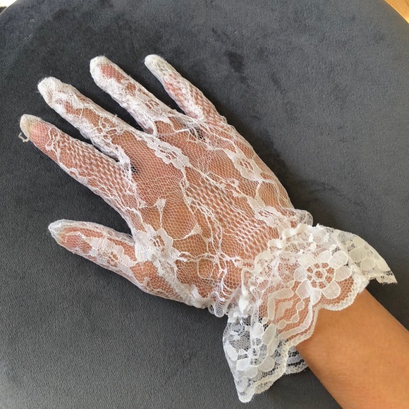 Slip, Lacy Gloves, Express Pantyhose - Picture 6 of 7